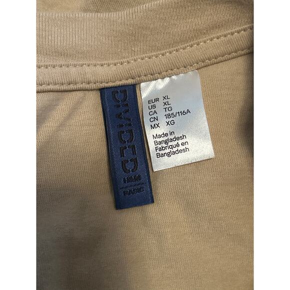 GUC Divided Men's Tan T Shirt Short Sleeve 100% Cotton Soft Size XL - Picture 3 of 5